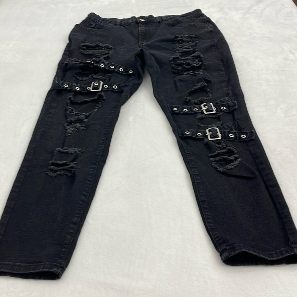 SHEIN WOMENS XXL BLACK DISTRESSED JEANS WITH BUCKLES